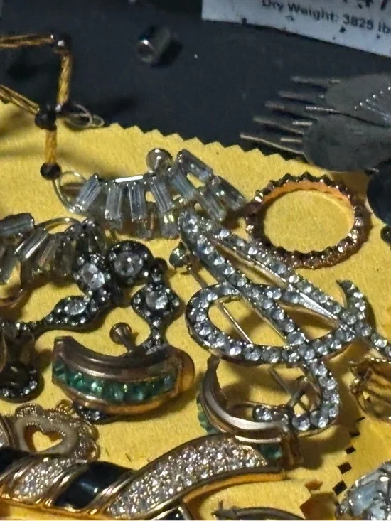 Women’s Multicolor vintage jewelry lot - Picture 9 of 12